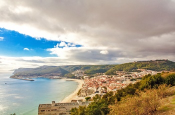 Fiskerbyen eller kystbyen Sesimbra, Portugal