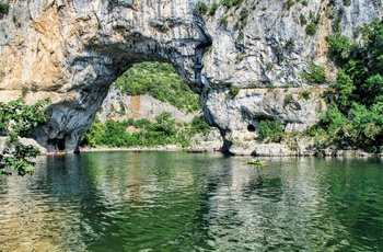 Vallon Pont d’Arch og floden Ardeche, Provence i Frankrig