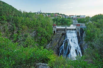 Vandfald i Parc des Chutes i Rivière-du-Loup, Quebec i Canada