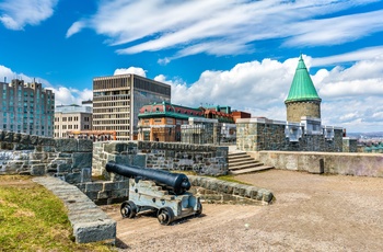 Den befæstet bymur i centrum af Quebec City, Canada