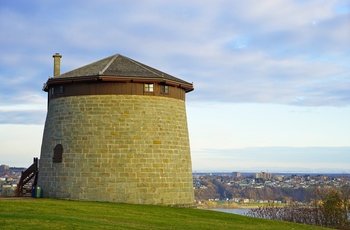 Et af Martello tårnene i National Battlefields Park i Quebec City, Canada
