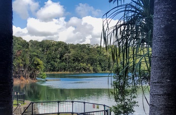 Lake Eacham i Crater Lakes National Park - Queensland