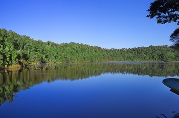 Lake Eacham i Crater Lakes National Park - Queensland