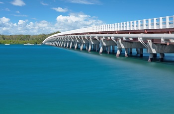 Bro til Bribie Island, Queensland i Australien