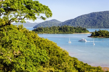 På bådtur blandt Whitsunday Islands, Queensland i Australien