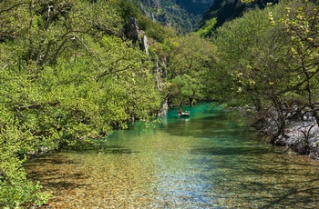 Rafting på Voidomatis floden i Vikos-Aoos National Park - Grækenland