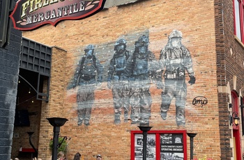 Firehouse Brewing i Rapid Citymed kunst på murene - South Dakota
