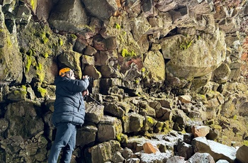 Raufarhólshellir lavatunnel - Island