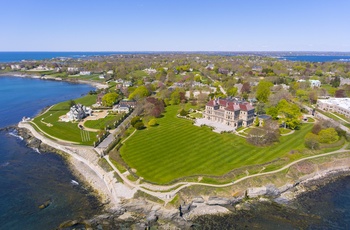 The Cliff Walk i Newport og The Breakers palæ - Rhode Island