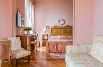 Romantik Boutique Hotel Villa Sostaga