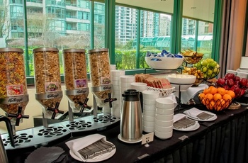 Rosedale on Robson i Vancouver, BC i Canada - Morgenmadsbuffet