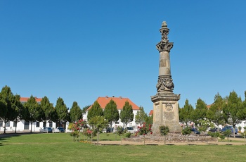 Krigsmonument i kurbyen Putbus på Rügen