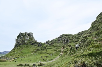 Castle Ewen i Fairy Glen på Isle of Skye, Skotland