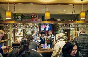 West Highlands Bar i The Portree Hotel i Portree på Isle of Skye i Skotland - foto: Per Joe Photography