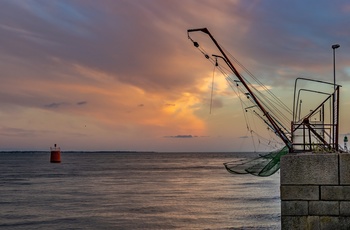 Saint Nazaire - fiskeri fra molen, det nordvestlige Frankrig