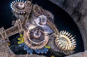 Salina Turda - Saltmine med robåde i søen i Transsylvanien - Rumænien