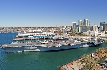 Museumsskibet USS Midway i San Diego, Californien i USA