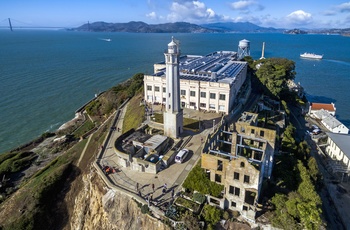 Alcatraz set fra en drone i San Francisco