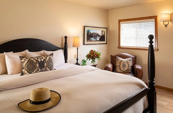 Sea Rock Inn, Suite 8 