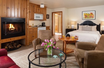Sea Rock Inn, Suite 7