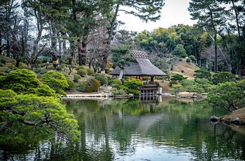 Shukkeien Garden - en japansk have i Hiroshima - Japan