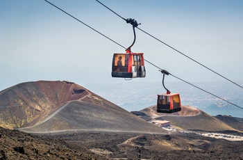 Kabelbane på vej til toppen af vulkanen Etna