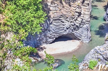 Gole Alcantara floden på Sicilien 