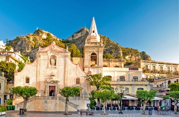 Piazza 9 Aprile i Taormina 