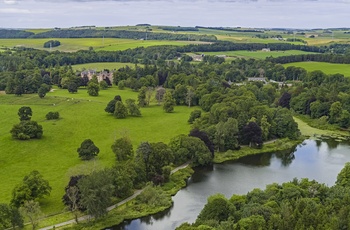 Skotland, Aberdeenshire - Fyvie Castle i det smukke grønne landskab ( Foto VisitScotland & Richard Elliot)