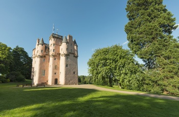Skotland, Aberdeenshire, Alford - Craigievar Castle på en sommerdag (Foto VisitScotland  & Kenny Lam)