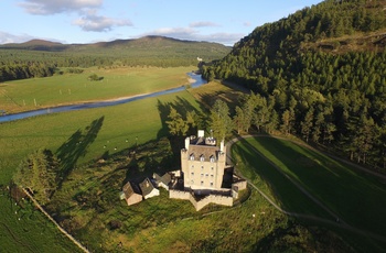 Skotland, Braemar - Braemer Castle ligger strategisk hvor tre dale mødes