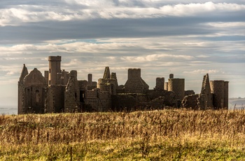 Skotland, Cruden Bay - konturerne af ruinerne af New Slains Castle