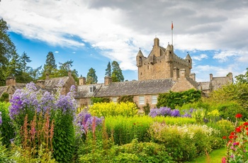 Skotland, Inverness - Cawdor Castle med sin smukke have