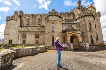 Skotland, Isle of Skye - Dunvegan Castle set fra landsiden