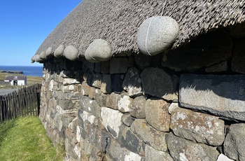 Skotland, Isle of Skye - rustikke materialer anvendt til husbygning