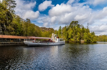 Skotland, Loch Katrine - turbåd ved pontonbro