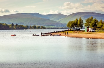 Strand og bløde bakker, Loch Lomond i Skotland