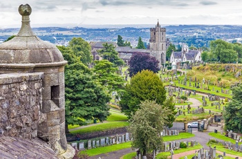 Den gamle Kirke Holy Rude og Kirkegård Old Town Cemetery lige ved Stirling Castle, Skotland