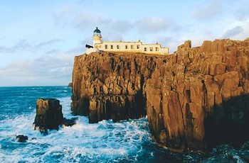 Fyrtårnet ved Neist Point på Isle of Skye, Skotland