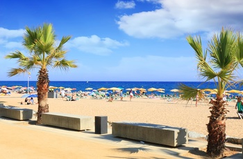 Feriebyen Calellas lange sandstrand, Catalonien i Spanien