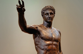 Statue i Det nationale arkæologiske museum i Athen - Grækenland