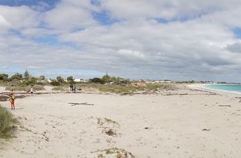 Stranden ved Jurien Bay hvor en faldskærmsudspringer lige er landet - Western Australia