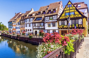 Smukke farver i Petite France i Strasbourg, Alsace i Frankrig