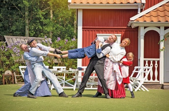 Emils familie i forlystelsesparken, Sverige - Foto: Astrid Lindgrens Värd