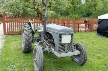 Gammel traktor på museum i Sverige