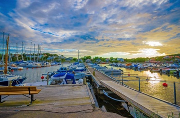 Marstrand havn i solnedgang, Sverige