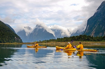 I kajak i Milford Sound, Sydøen i New Zealand