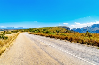 Vej mod uddsigtspunkt til Blyde River Canyon - en del af Panoramaruten, Sydafrika