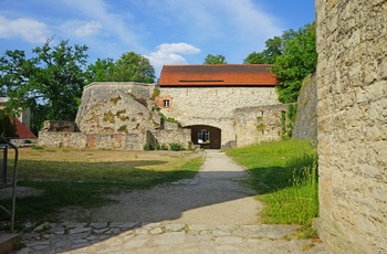Refonstruktion af vagttårn langs grænsebefæstningen Den øvre germanske Limes -Tyskland