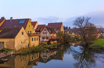 Gamle huse i Harburg ved floden Wörnitz, Sydtyskland